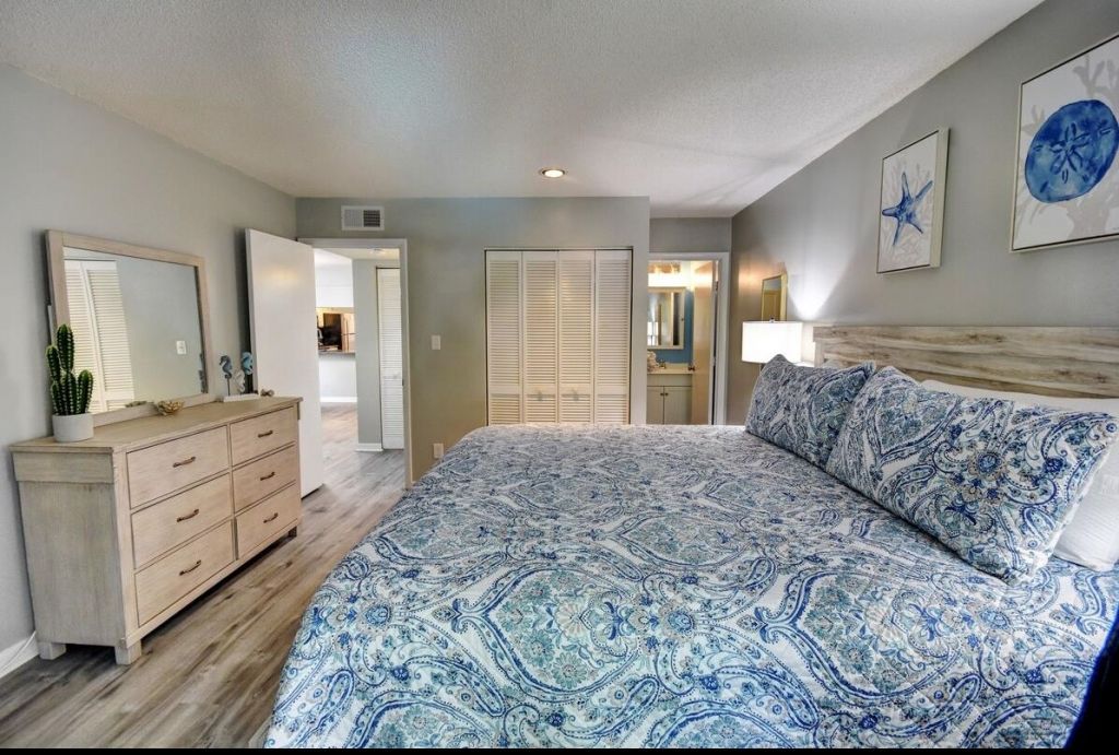 250 Maison Dr. Photo 13