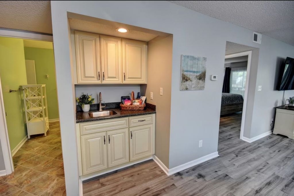 250 Maison Dr. Photo 5