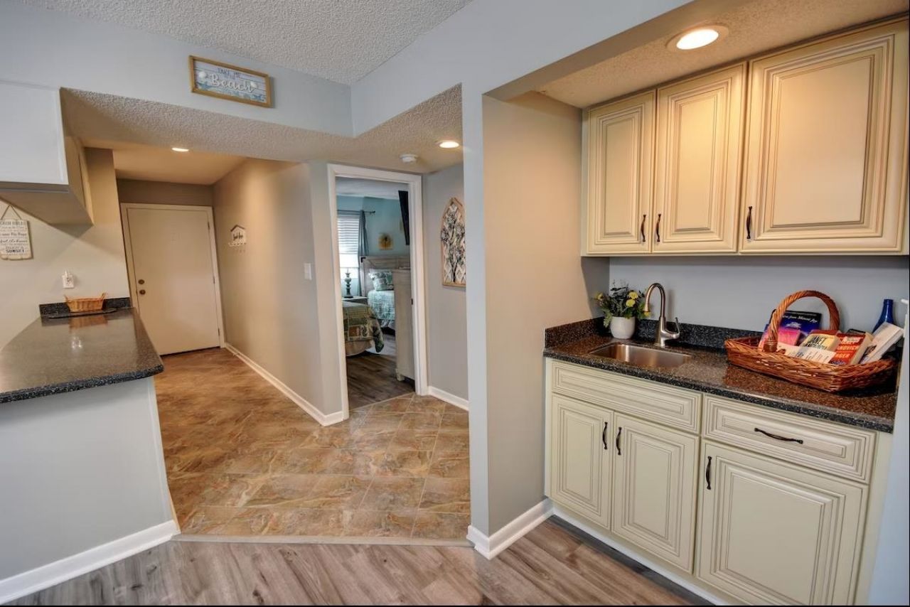 250 Maison Dr. Photo 6