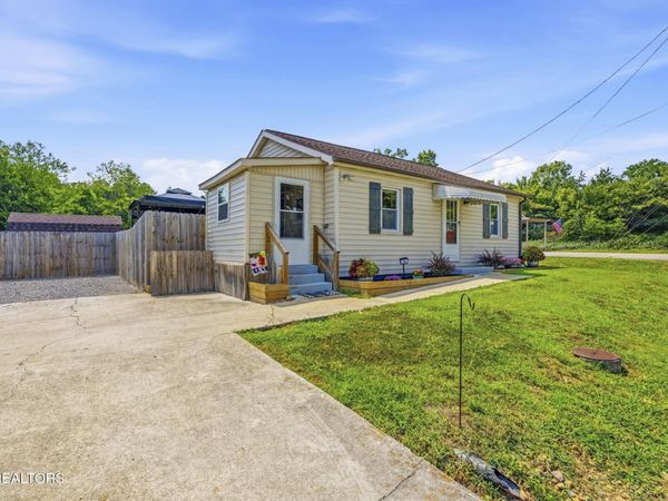 104 County Farm Rd , Maryville, TN 37801