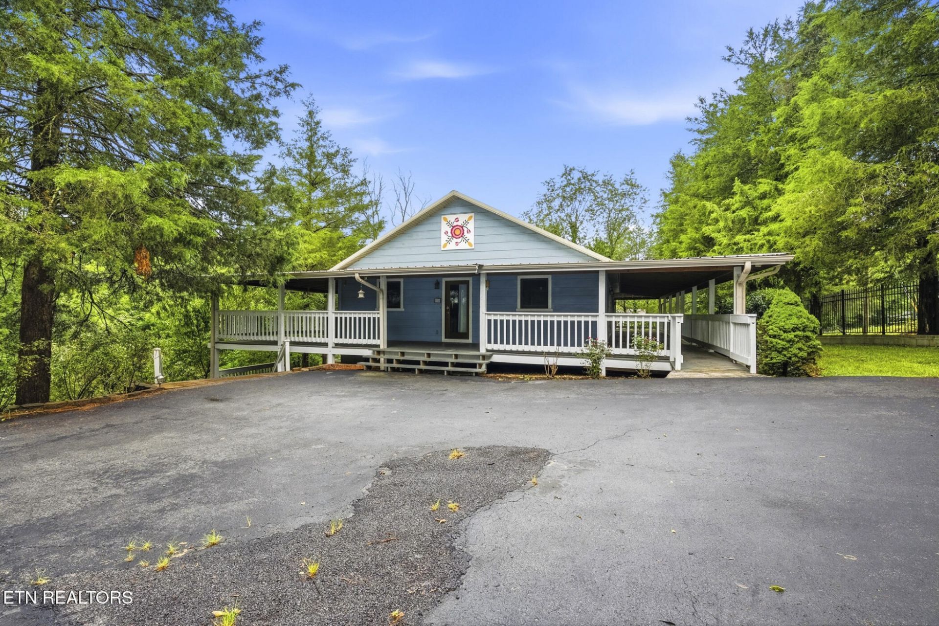 735 Pollard Rd, Kodak, TN 37764 Main Photo