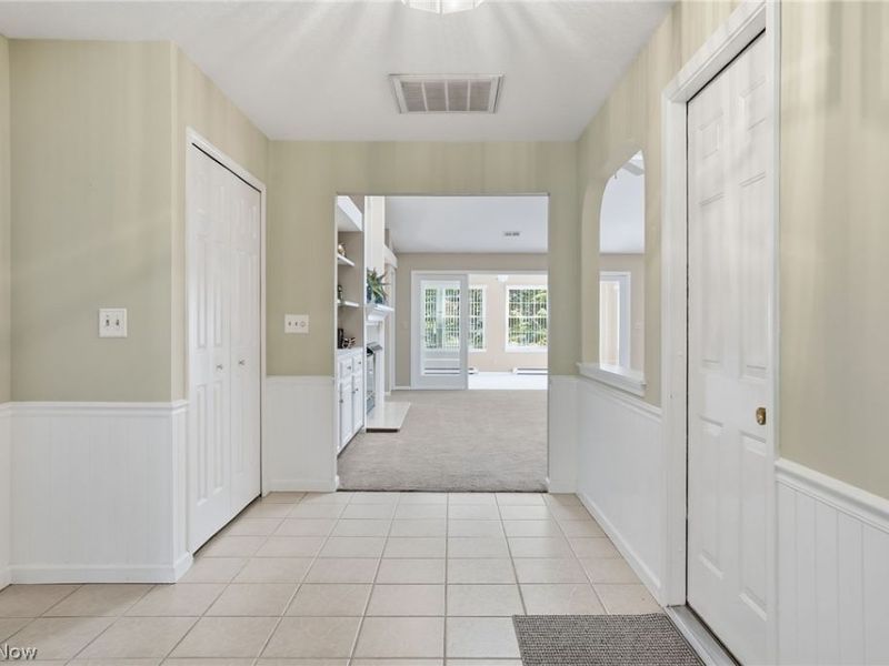 218 Lisa Ann Drive, Huron, OH 44839 Photo 3