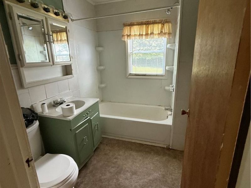 2410 Lisbon St, East Liverpool, OH 43920 Photo 3