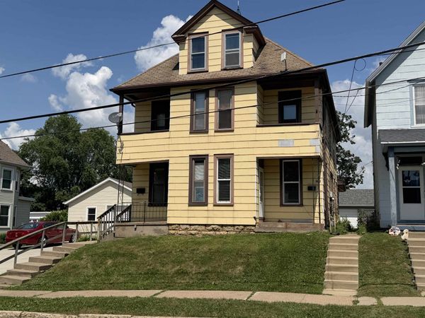 980 Mount Pleasant Street, Dubuque, IA 52001