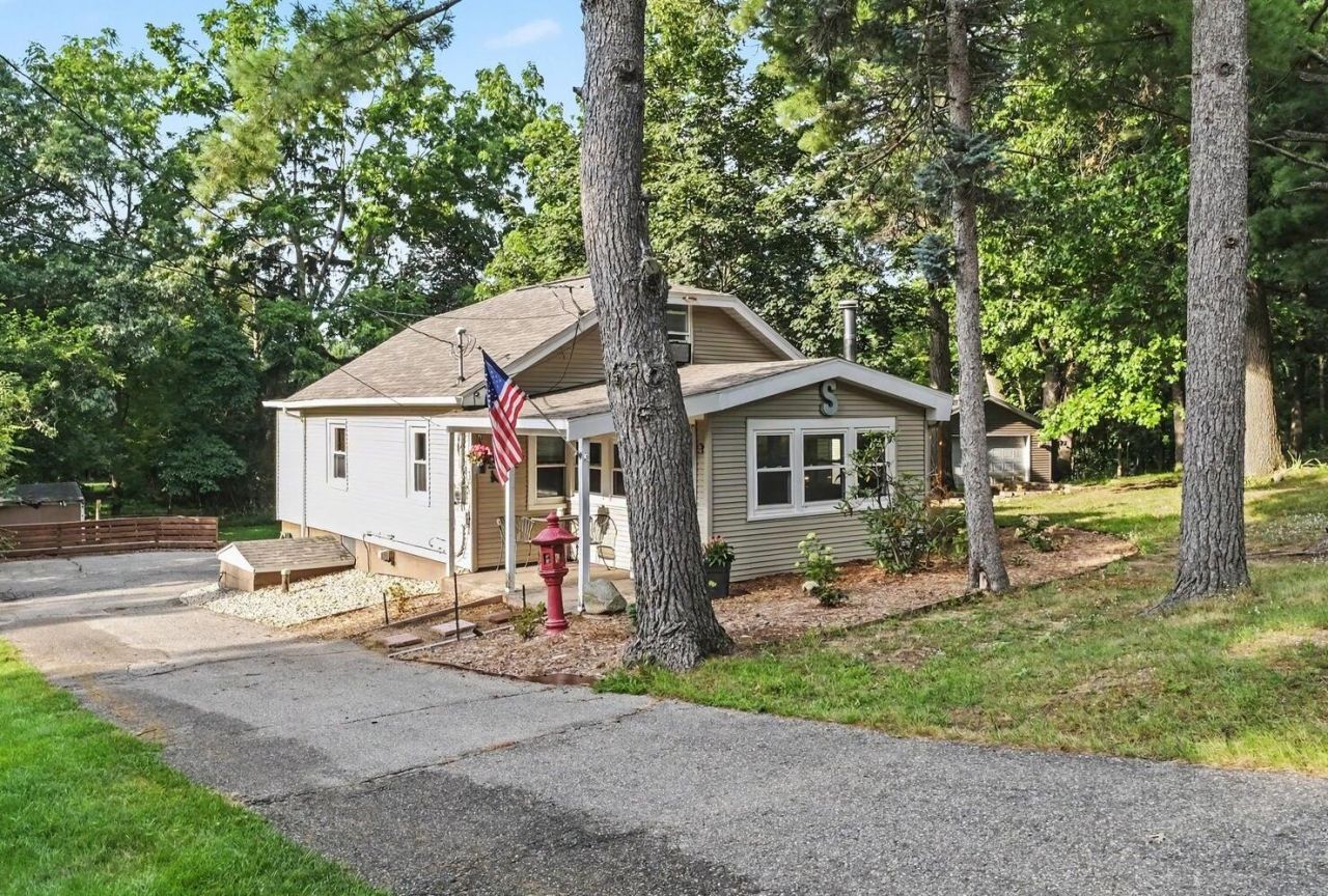 1720 Cargill Street Nw, Grand Rapids, MI 49544 Main Photo