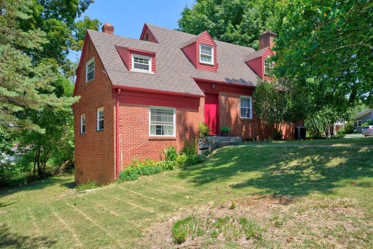 110 Crescent Dr, Harrisonburg, VA 22801 Main Photo