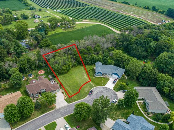 905 Orchard Heights Court , Faribault, MN 55021