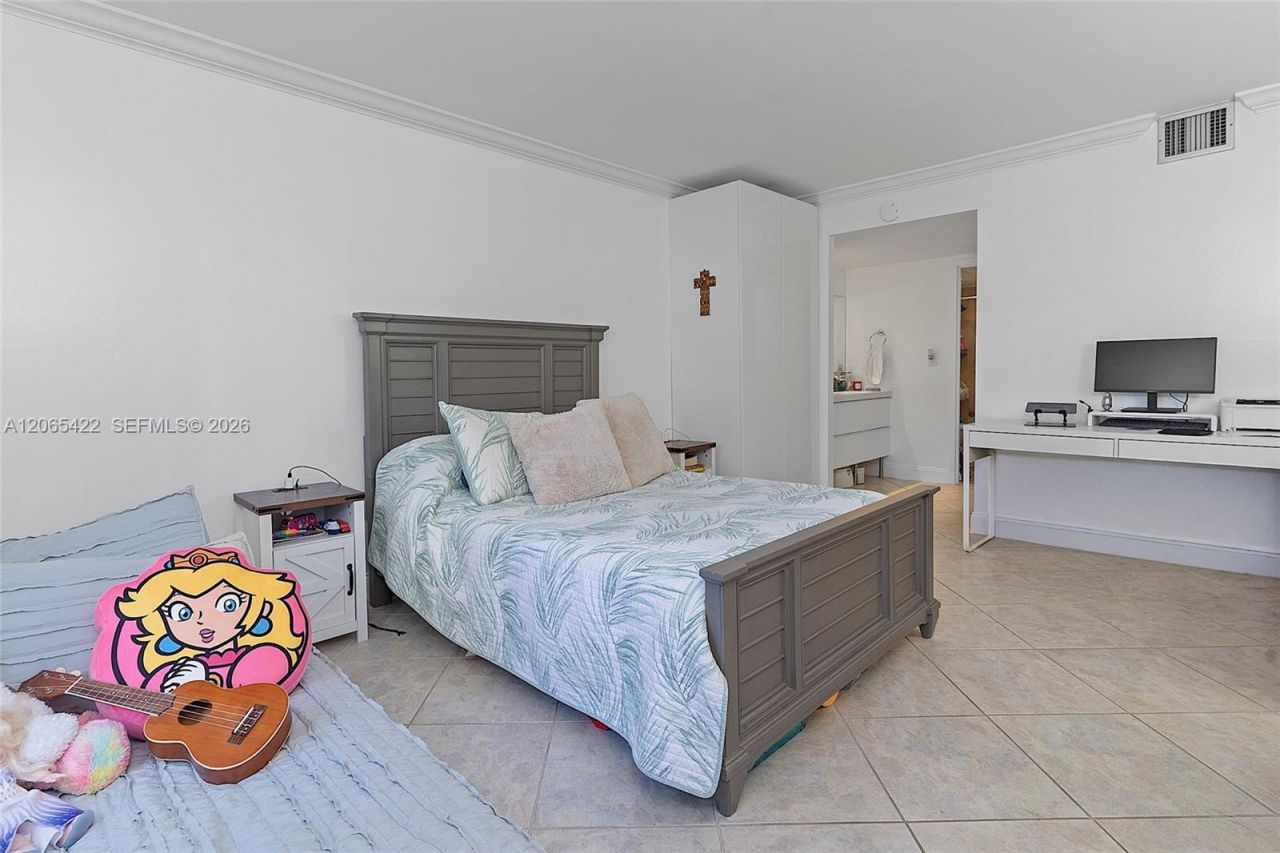 2333 Brickell Ave , Unit 315, Miami, FL 33129 Photo