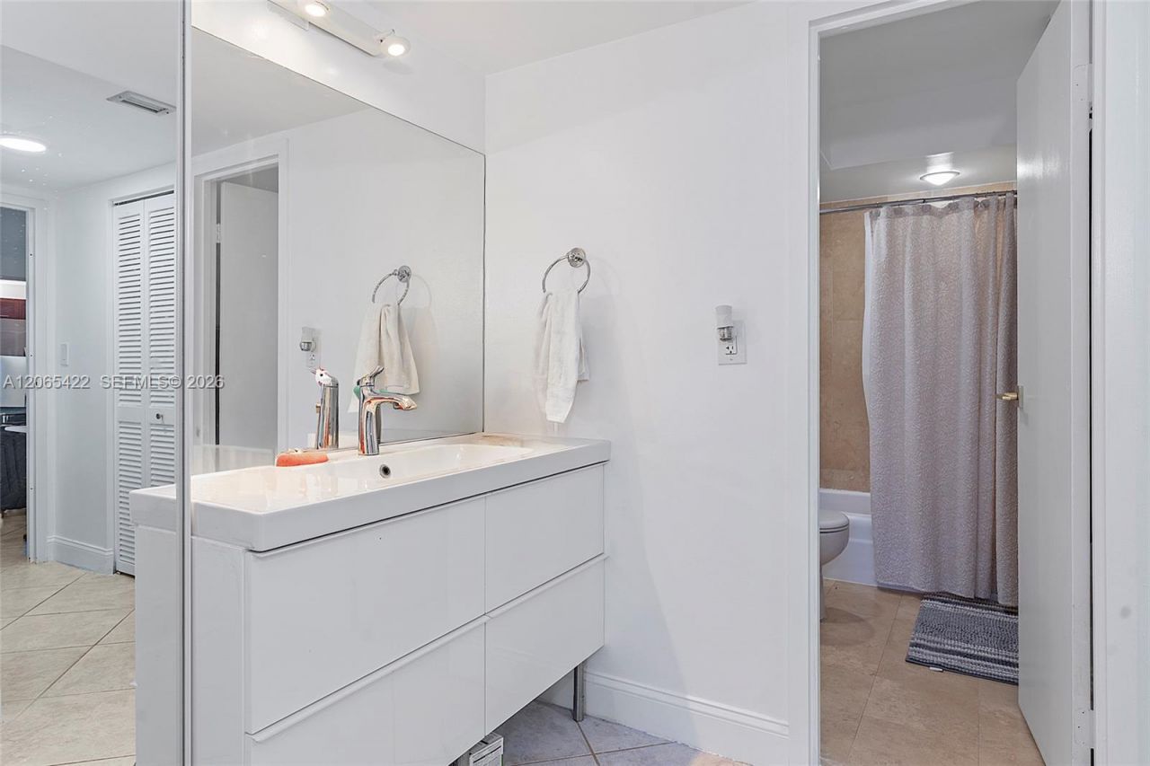 2333 Brickell Ave , Unit 315, Miami, FL 33129 Photo