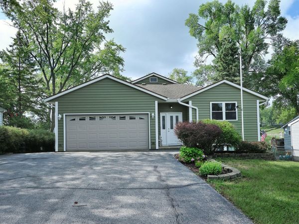 21725 118th St, Salem Lakes, WI 53104