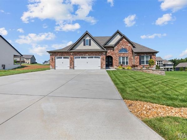 221 Windrose Lane, Troy, MO 63379