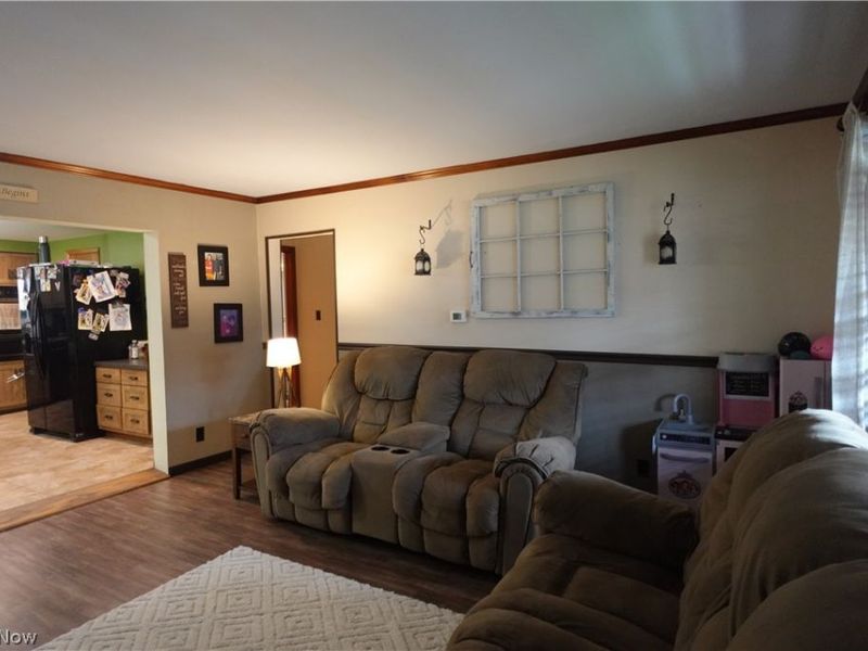 517 Walden Avenue, Tiltonsville, OH 43963 Photo 6