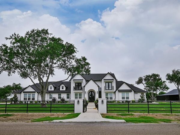 200 Corral Road , Godley, TX 76044