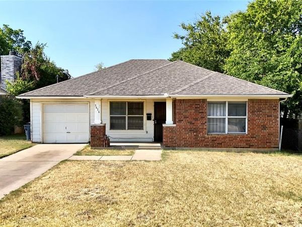 5616 Donnelly Avenue , Fort Worth, TX 76107