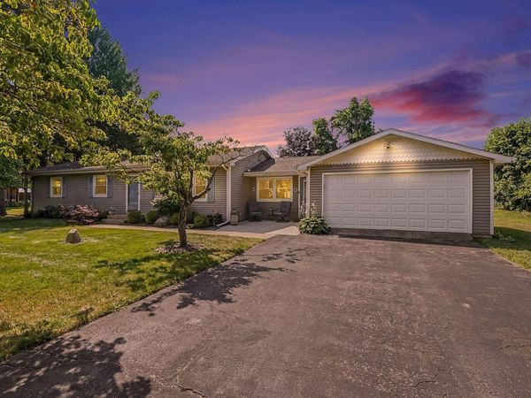 28783 Sarabyn Street, Dowagiac, MI 49047
