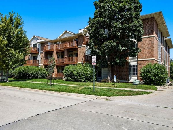 450 Westside Drive , Iowa City, IA 52246