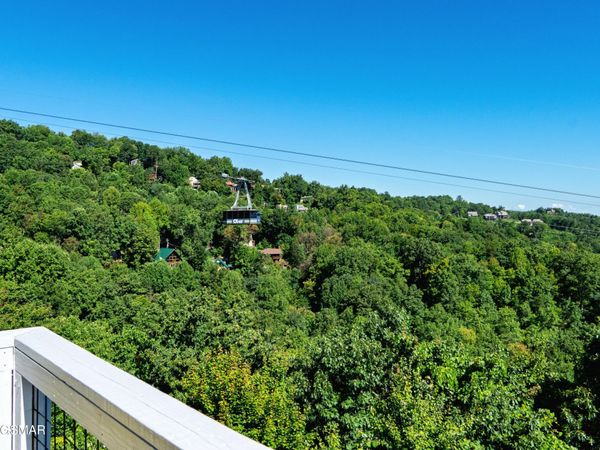 1839 Zurich Court, Gatlinburg, TN 37738