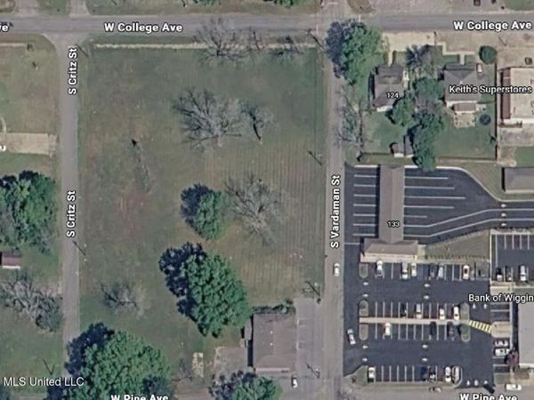 W College Avenue, Wiggins, MS 39577