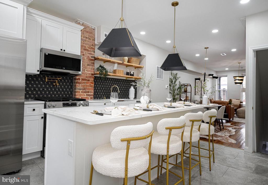 422 ILCHESTER AVENUE , BALTIMORE, MD 21218