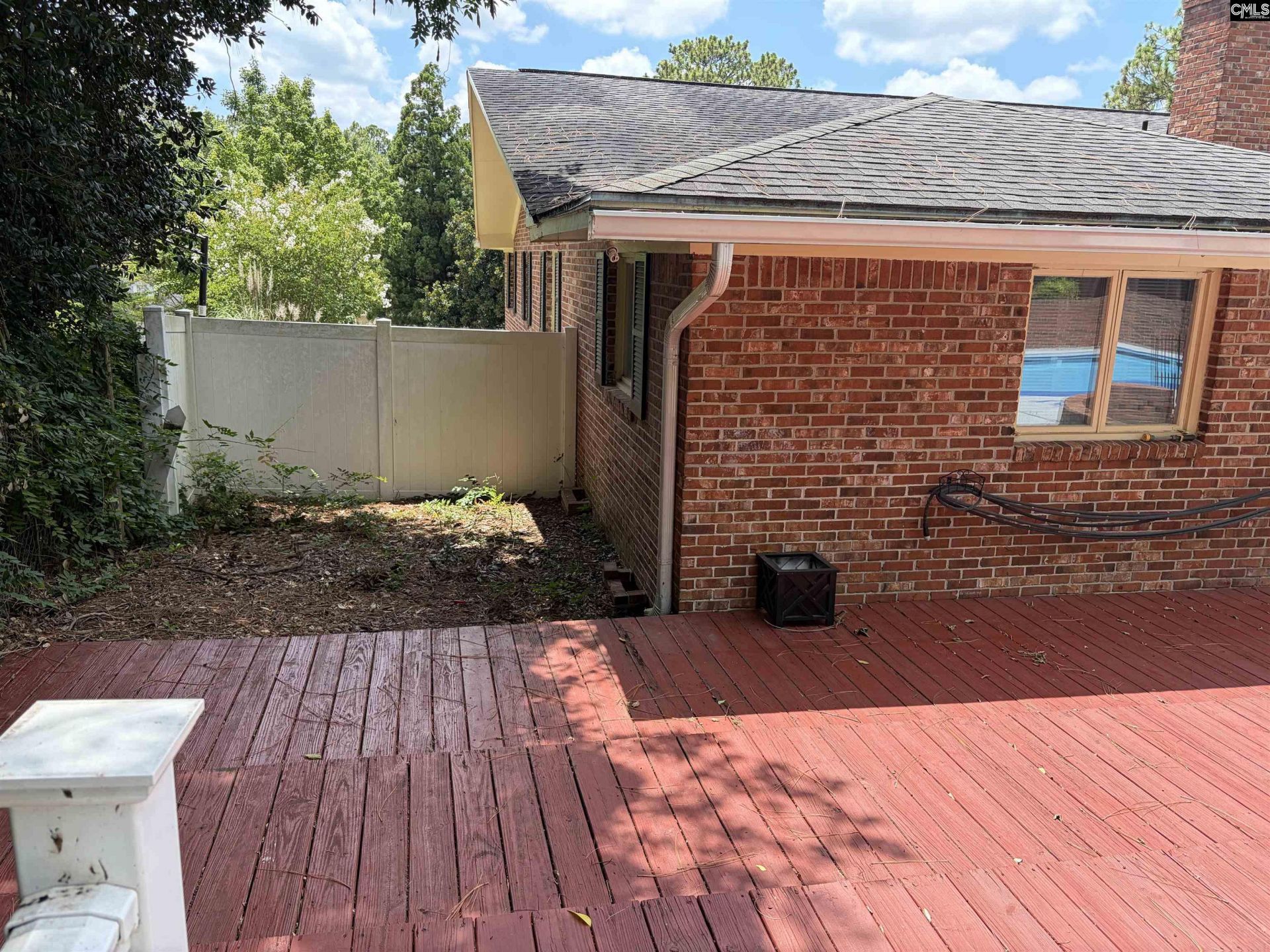 213 Park Shore Drive W Photo 13