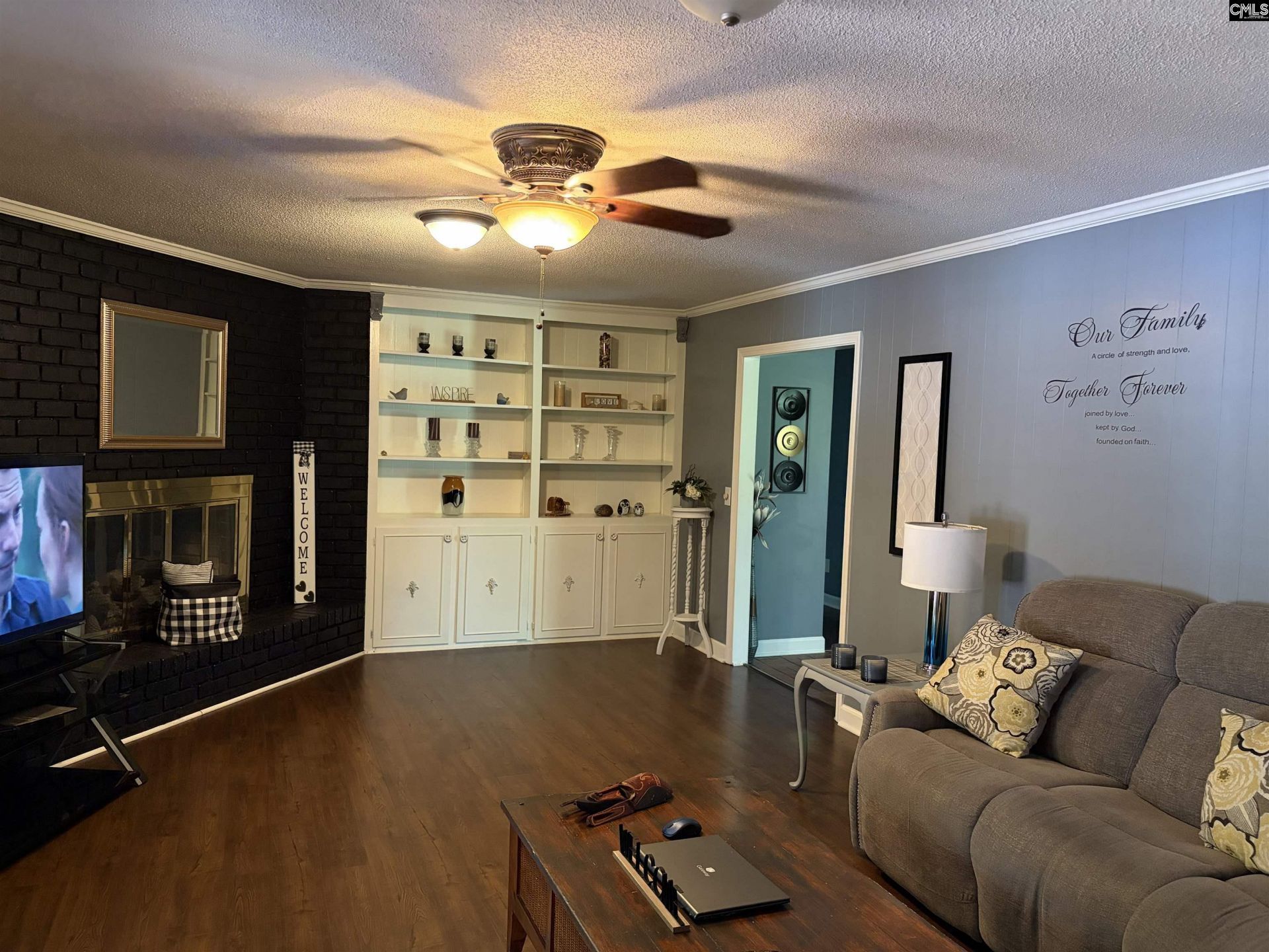 213 Park Shore Drive W Photo 6