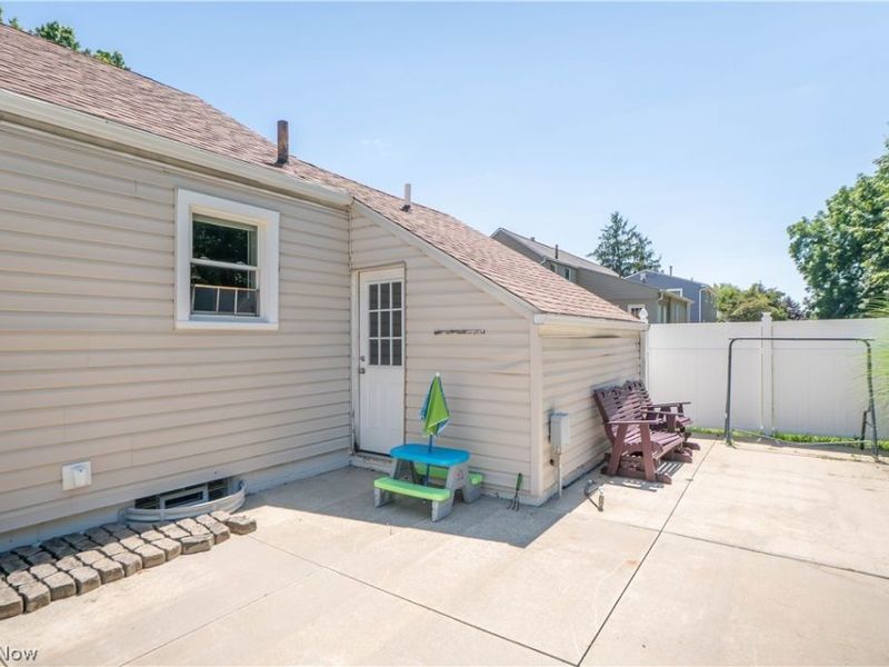 1041 Orchard Avenue NE, North Canton, OH 44720 Photo 26
