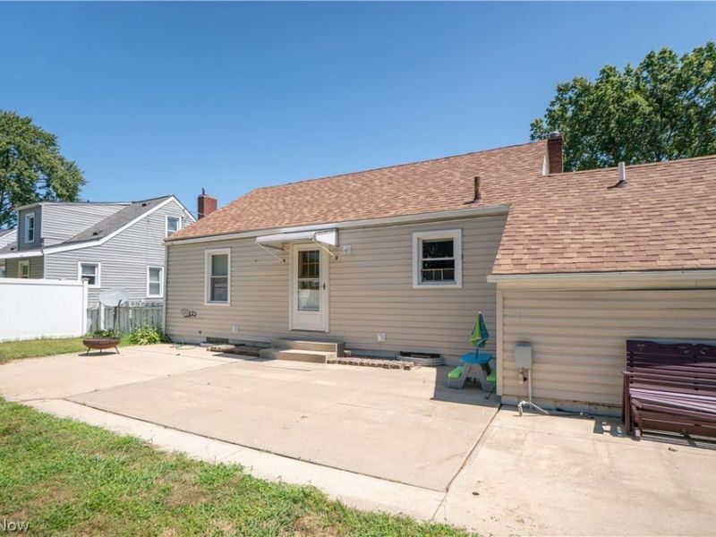 1041 Orchard Avenue NE, North Canton, OH 44720 Photo 27