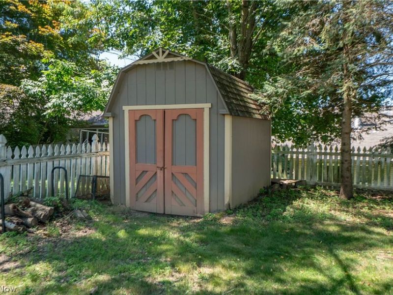 1041 Orchard Avenue NE, North Canton, OH 44720 Photo 30