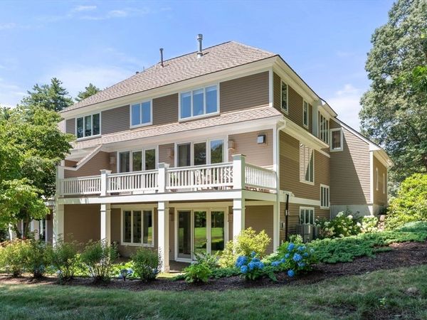11 Eagle Court, Ipswich, MA 01938