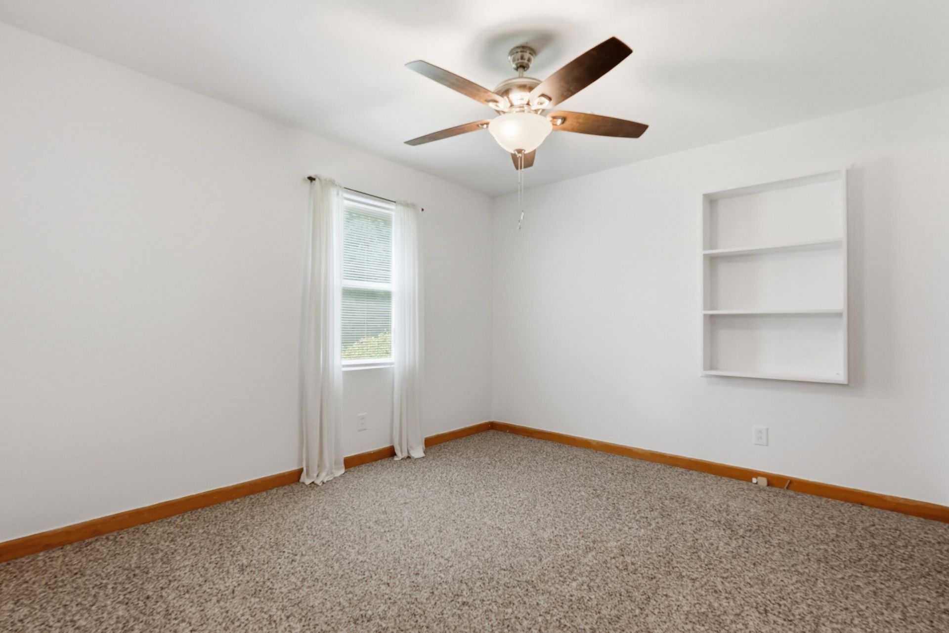 1002 Poplar Photo 10
