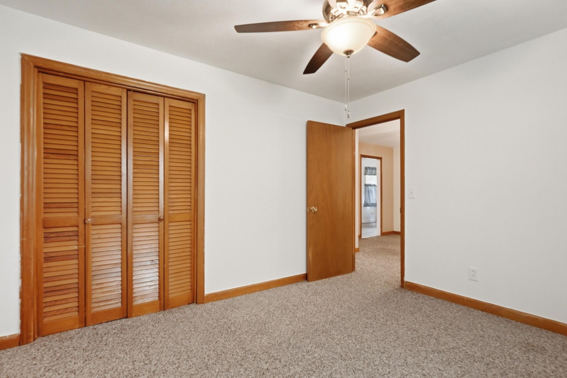 1002 Poplar Photo 11