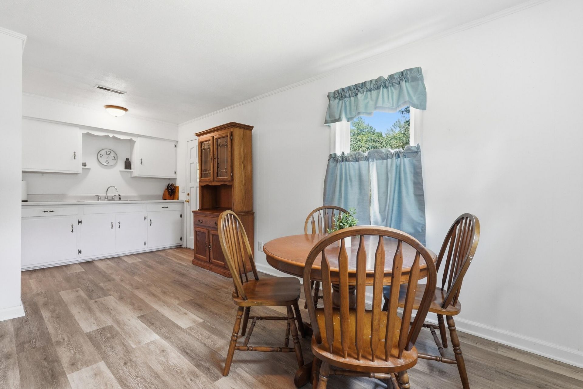 1002 Poplar Photo 16