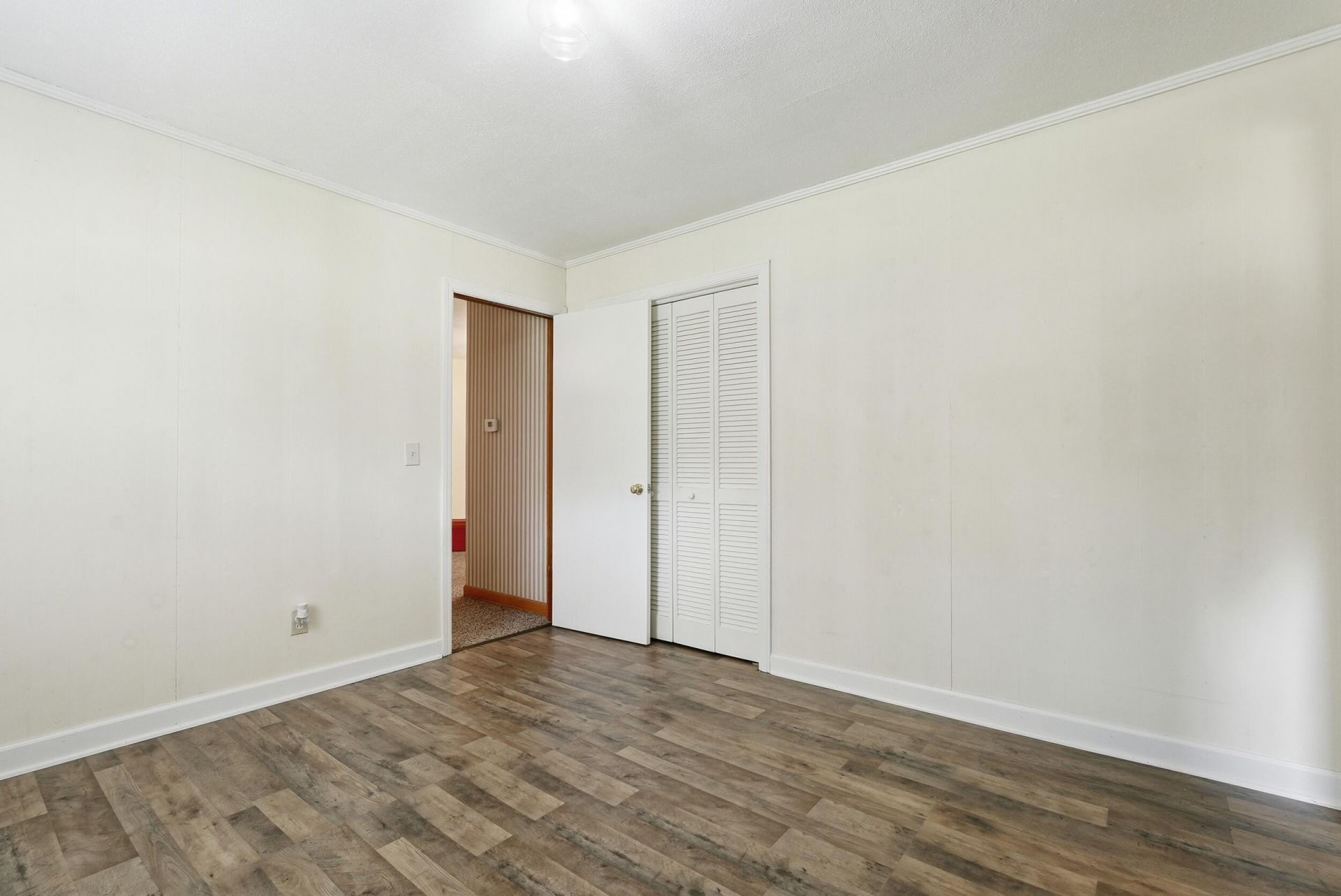 1002 Poplar Photo 18