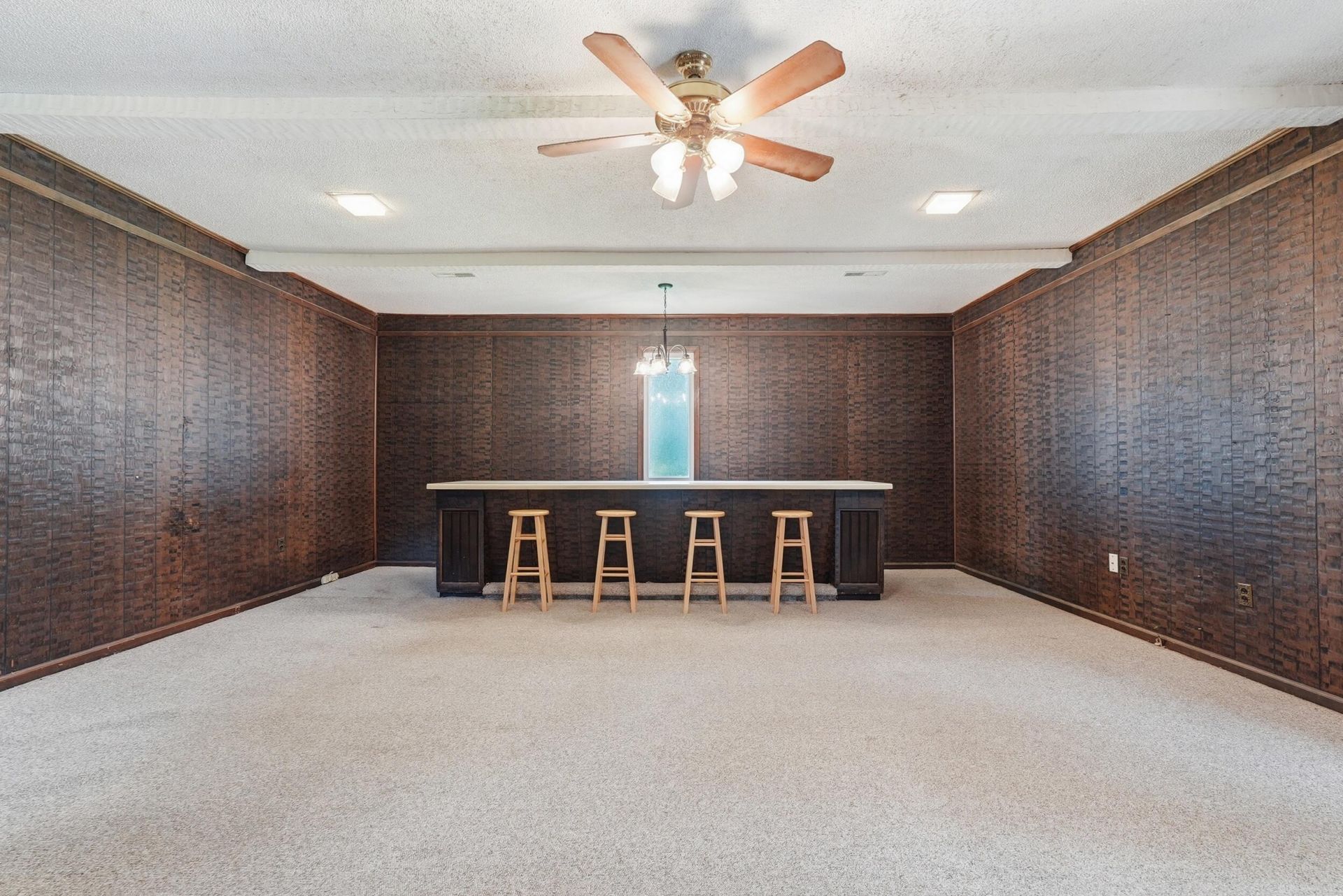 1002 Poplar Photo 21