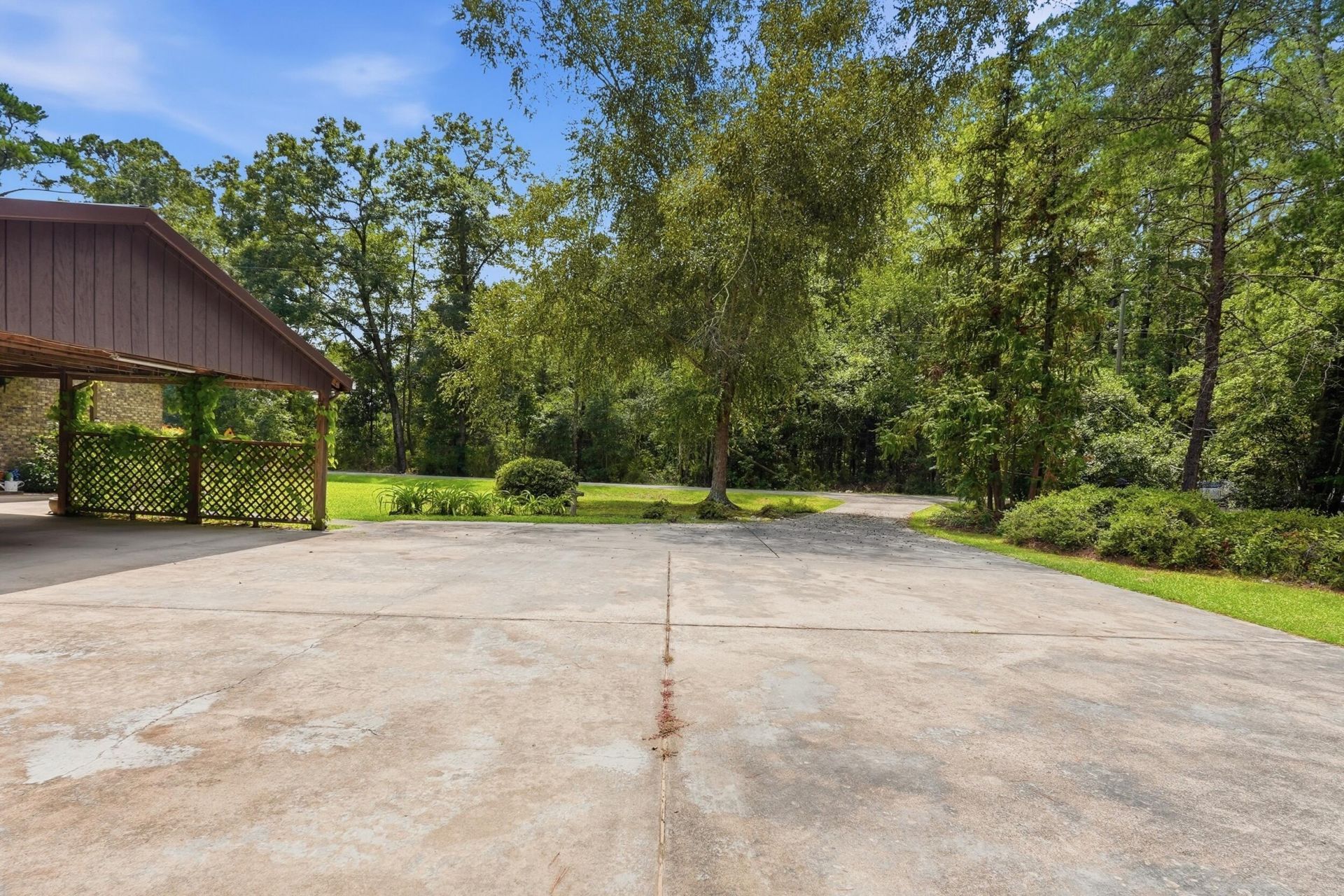 1002 Poplar Photo 24