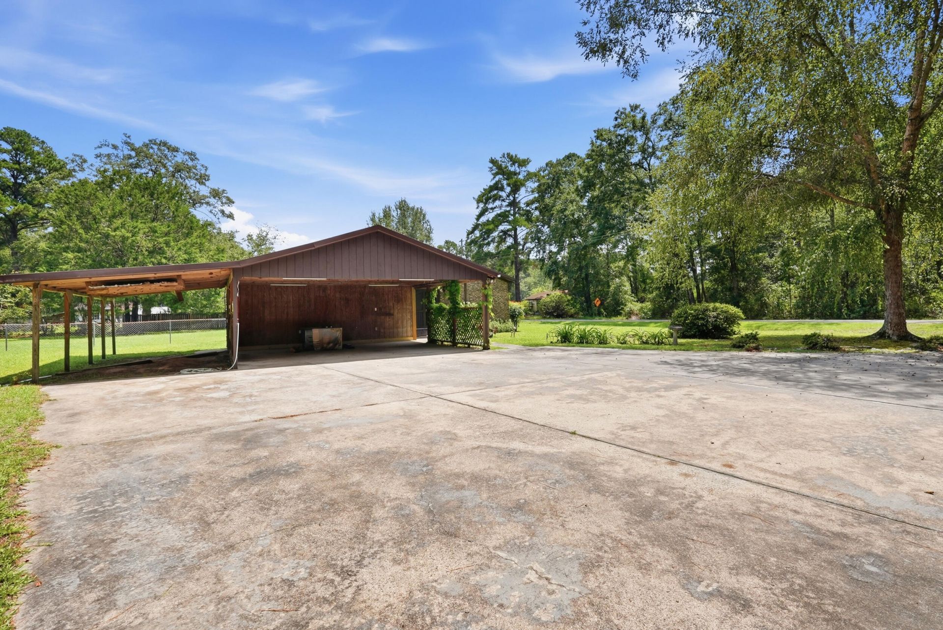 1002 Poplar Photo 25