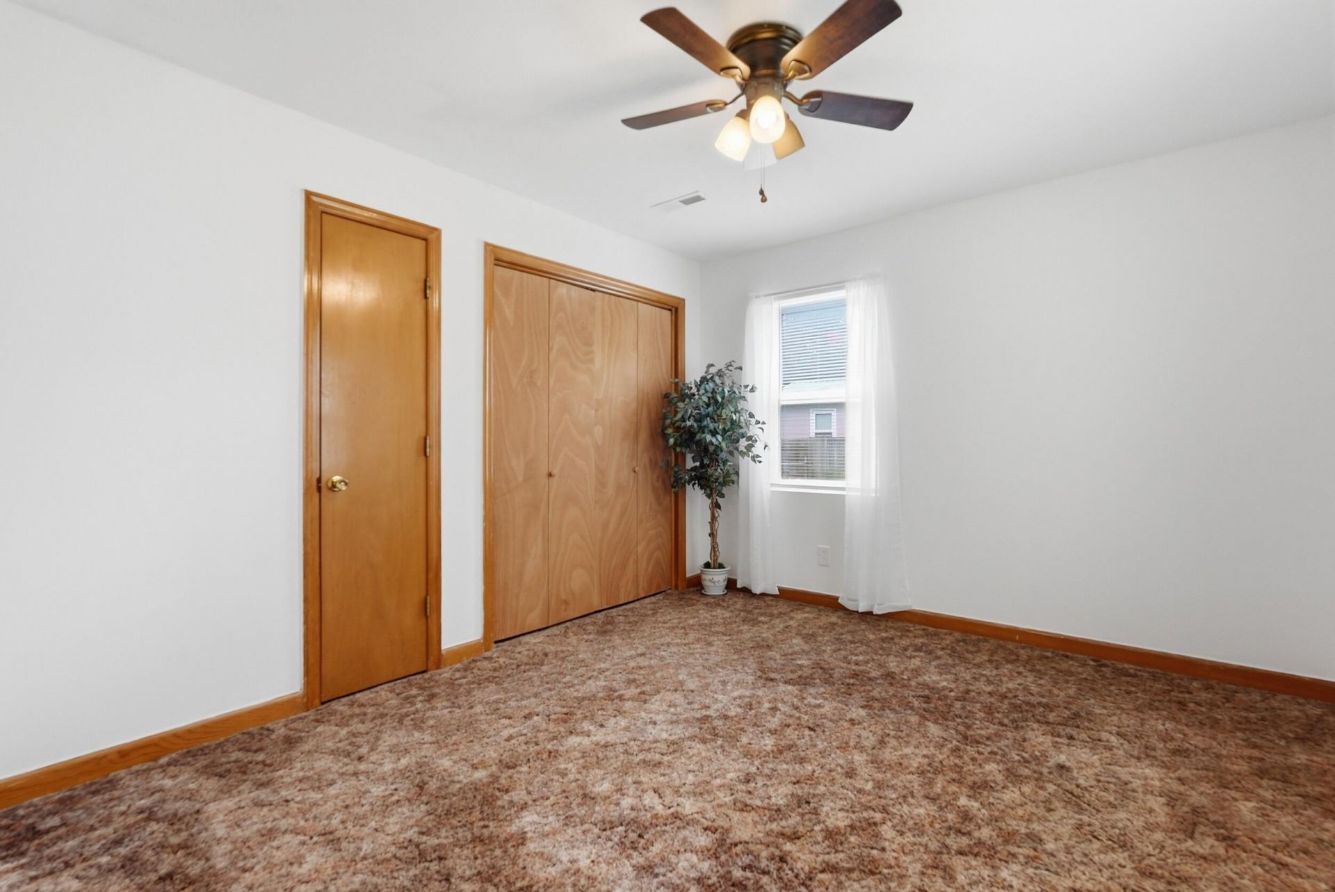 1002 Poplar Photo 8