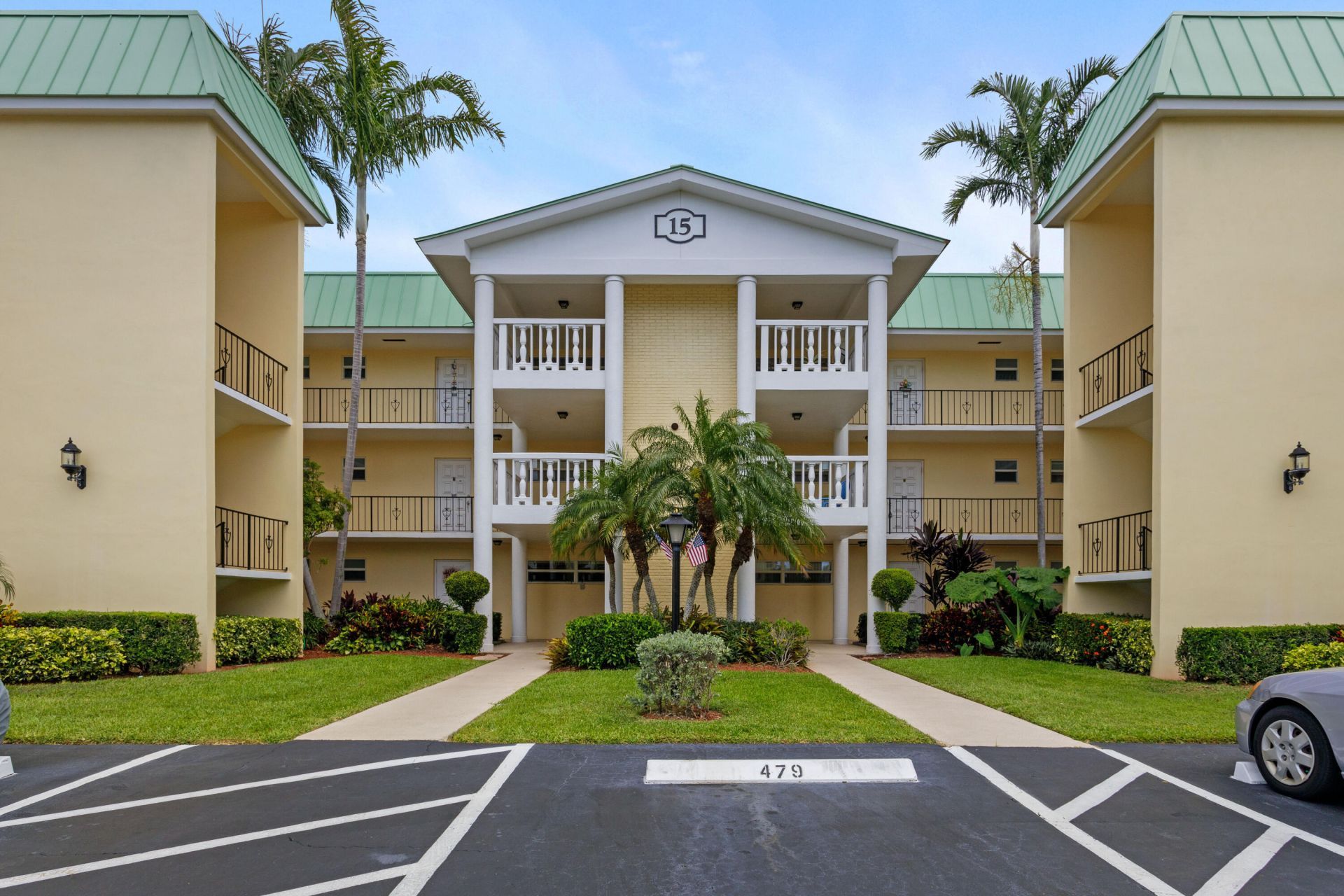 15 Colonial Club Drive, Unit 100, Boynton Beach, FL 33435 Main Photo
