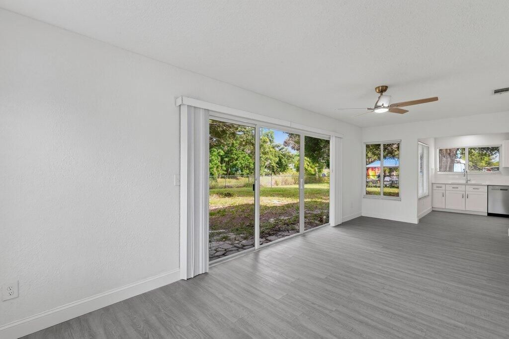 302 SW Kentwood Road, Port Saint Lucie, FL 34953 Photo
