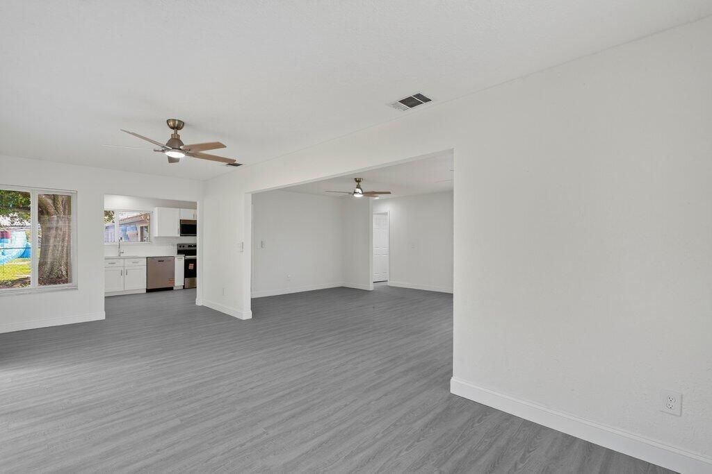 302 SW Kentwood Road, Port Saint Lucie, FL 34953 Photo