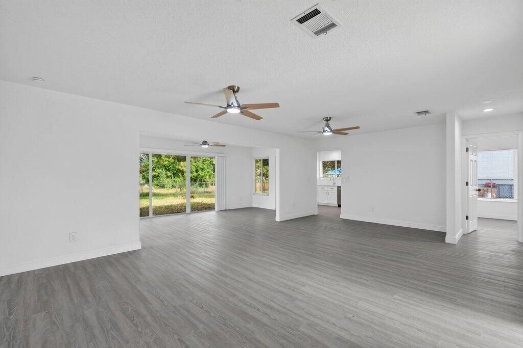 302 SW Kentwood Road, Port Saint Lucie, FL 34953 Photo