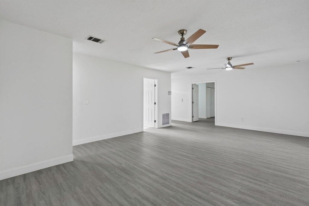 302 SW Kentwood Road, Port Saint Lucie, FL 34953 Photo