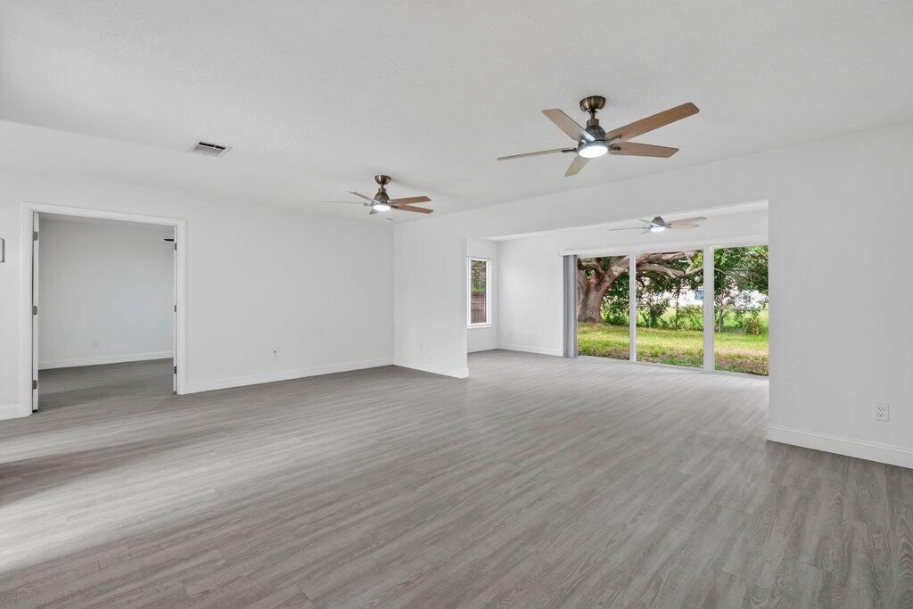 302 SW Kentwood Road, Port Saint Lucie, FL 34953 Photo