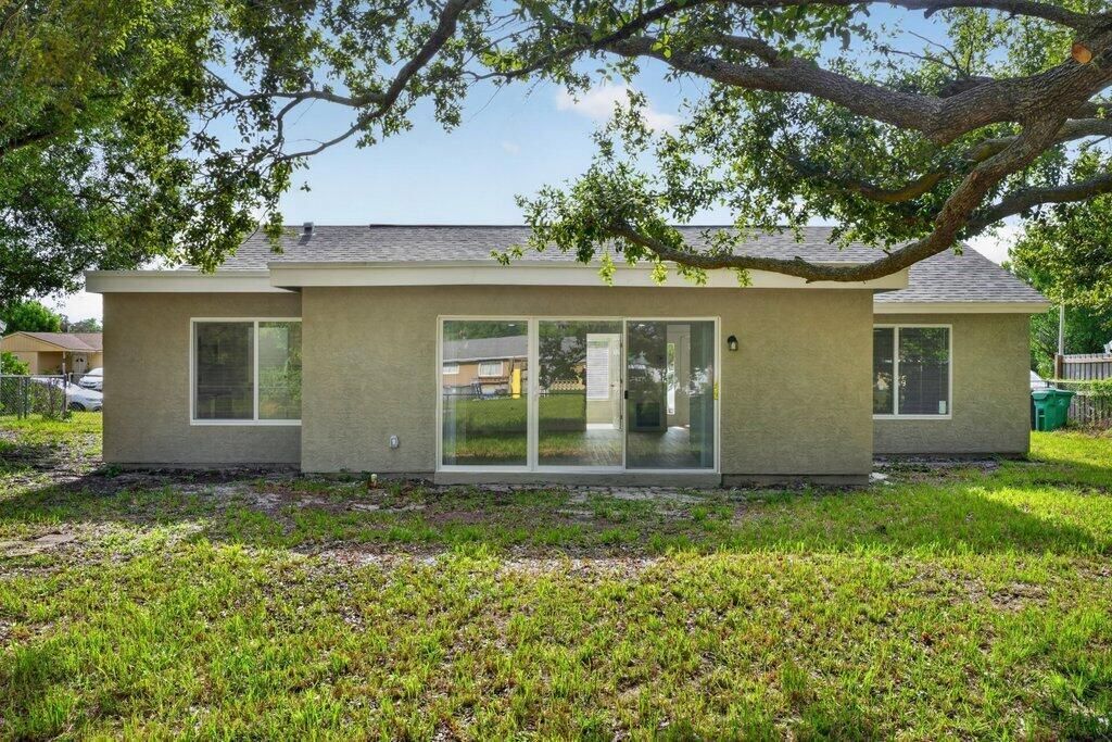 302 SW Kentwood Road, Port Saint Lucie, FL 34953 Photo