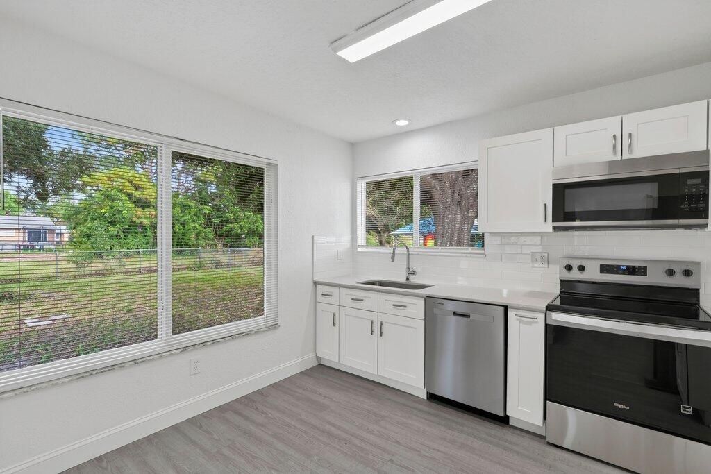 302 SW Kentwood Road, Port Saint Lucie, FL 34953 Photo