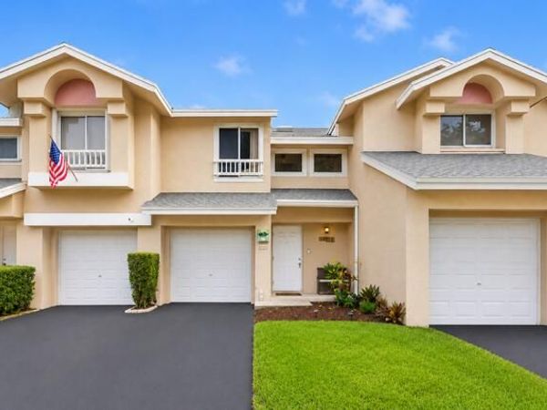 2269 DISCOVERY Circle W, Deerfield Beach, FL 33442