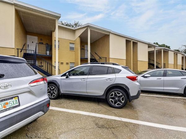 3812 N OAK DRIVE , Unit M32, TAMPA, FL 33611
