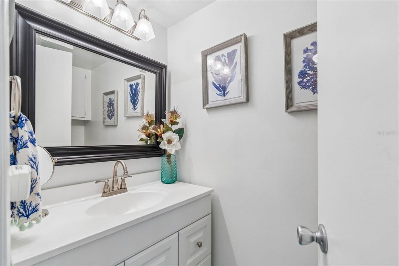 4885 1st St Ne, Unit 307, Saint Petersburg, FL 33703 Photo