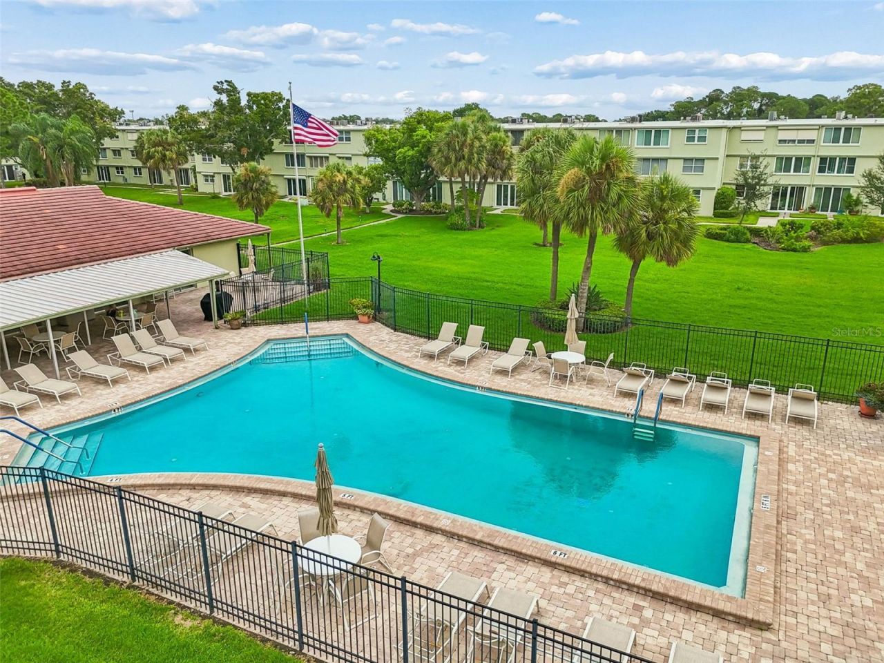 4885 1st St Ne, Unit 307, Saint Petersburg, FL 33703 Photo