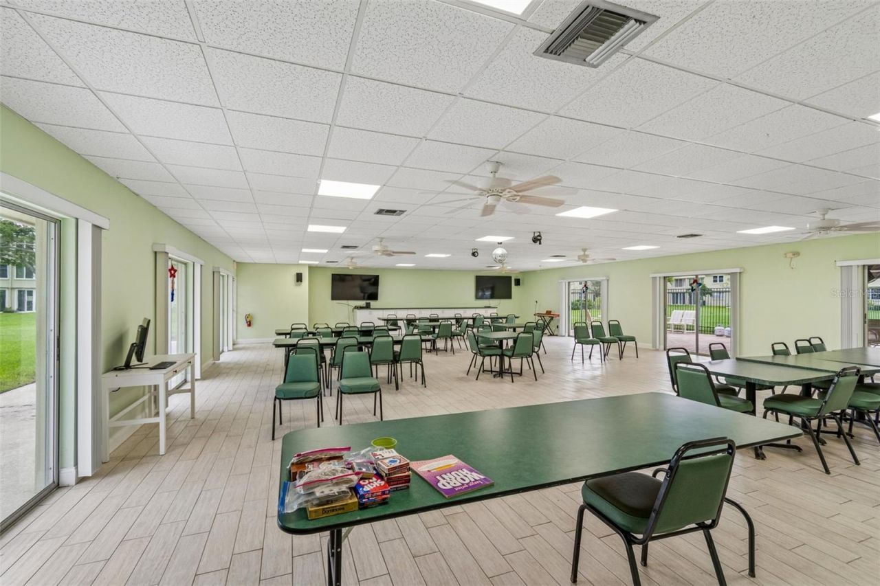 4885 1st St Ne, Unit 307, Saint Petersburg, FL 33703 Photo
